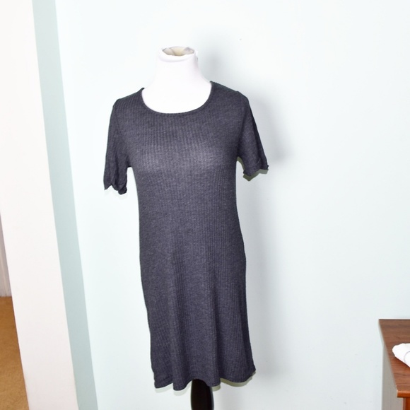 Dresses & Skirts - Gorgeous Grey Ribbed Flowy Dress